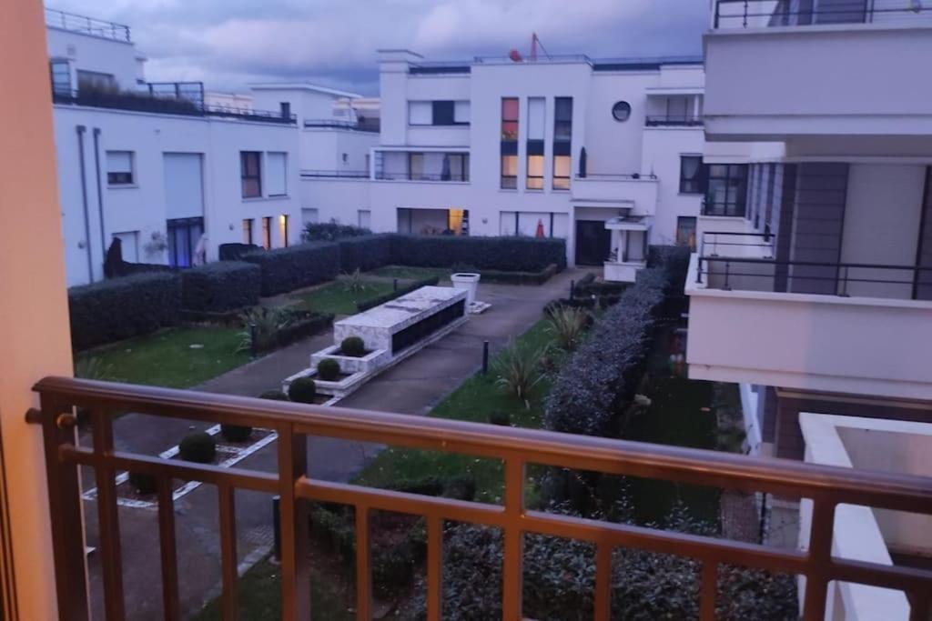 Lotus- 4 Min De Walt Disney-Arrivee Autonome-Parking Et Wifi Gratuit-Proche De Toutes Commodites 5Min De La Vallee Village เชสซี ภายนอก รูปภาพ